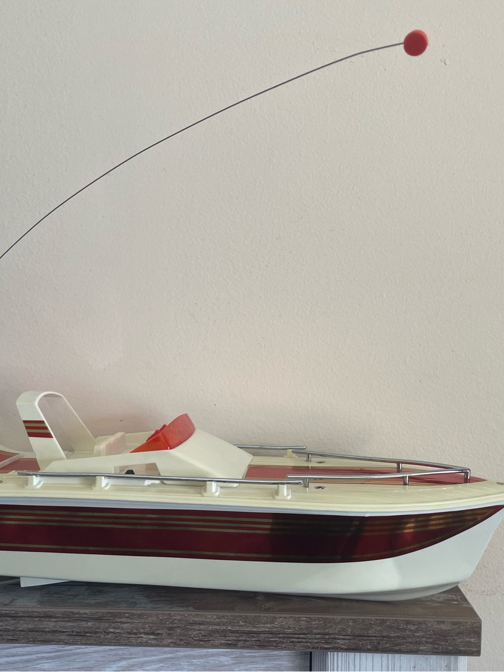 Vintage Nikko RC Sun Runner Boat Dual Propeller WORKS BUT NO REMOTE
